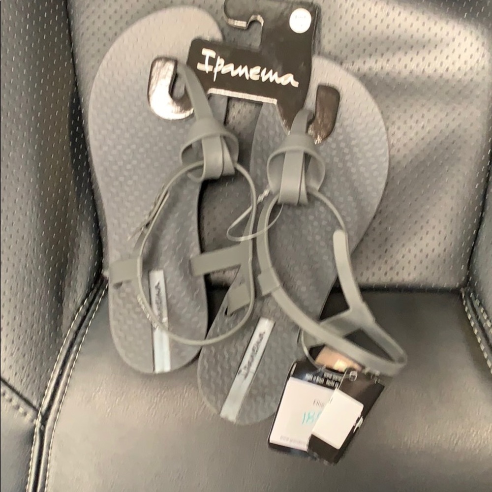 Ipanema gray knot sandal